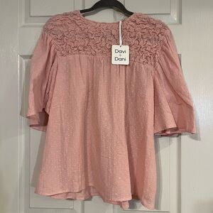 DAVI & DANI Women’s Blush Textured Blouse NWT Small